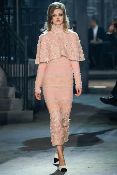 Look 69